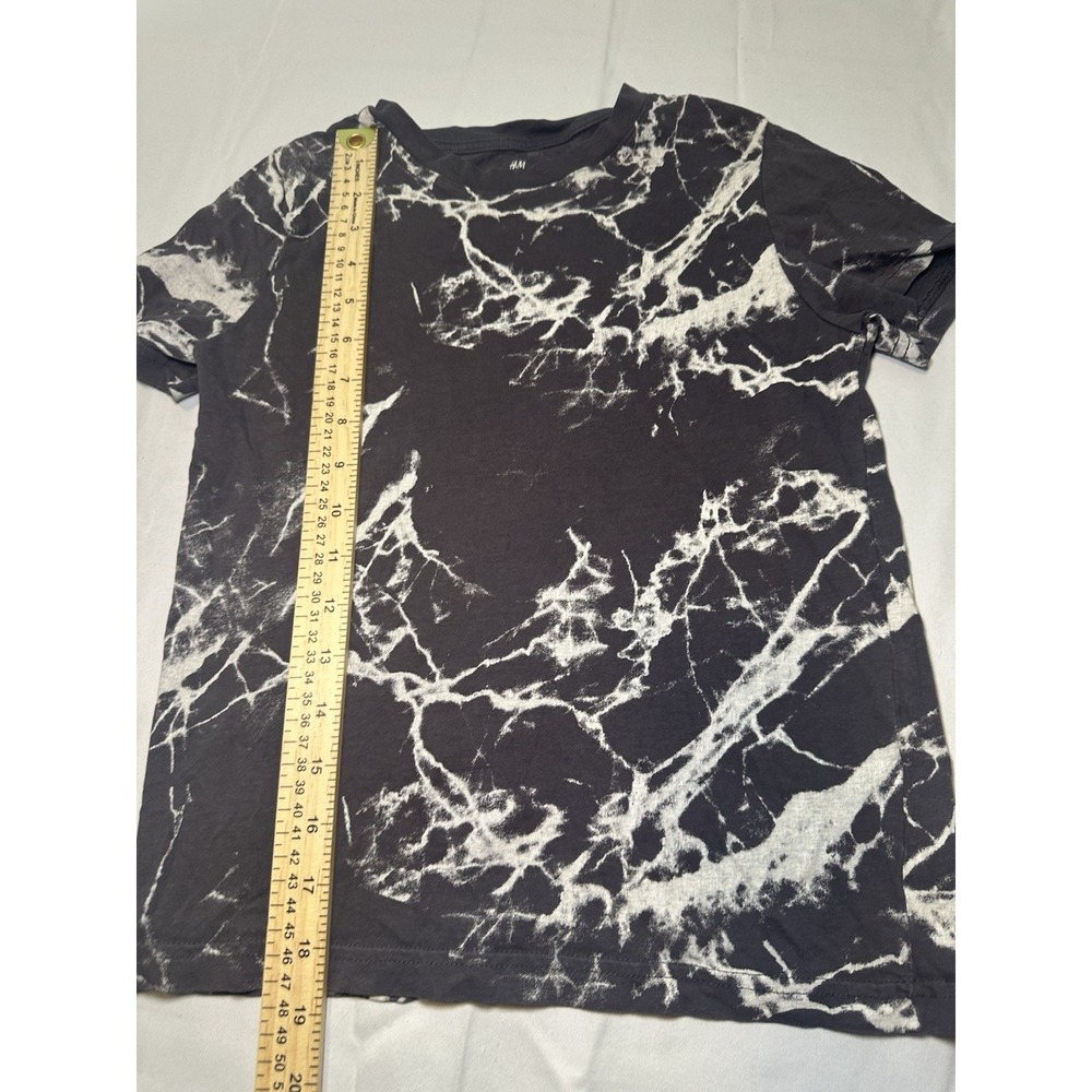 H&M Marble Print T-Shirt Kids 8/10 Black White Grunge Streetwear Graphic Tee - Picture 2 of 7